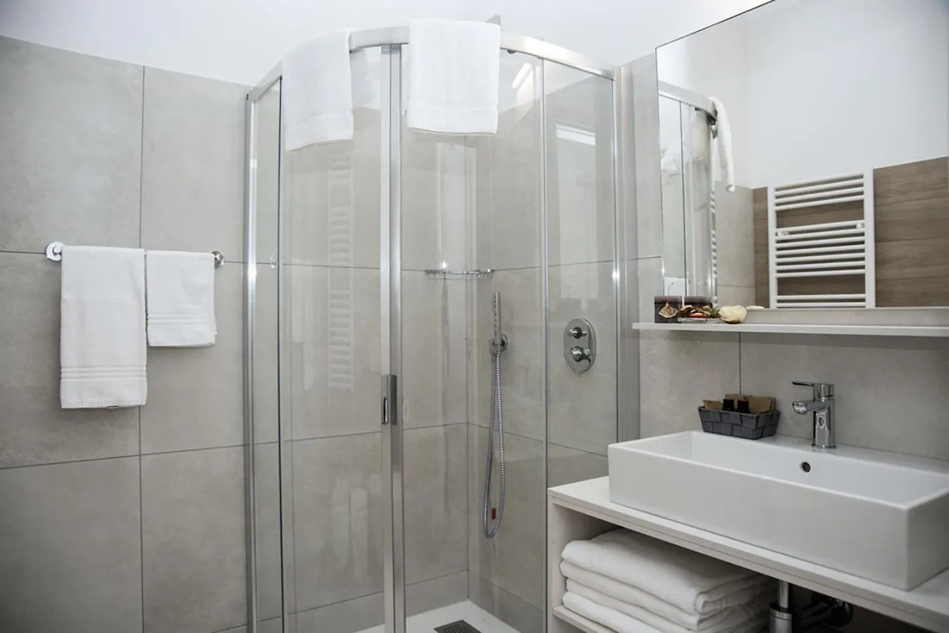Camelot Appartamenti - Business E Holiday San Martino Buon Albergo 0*,